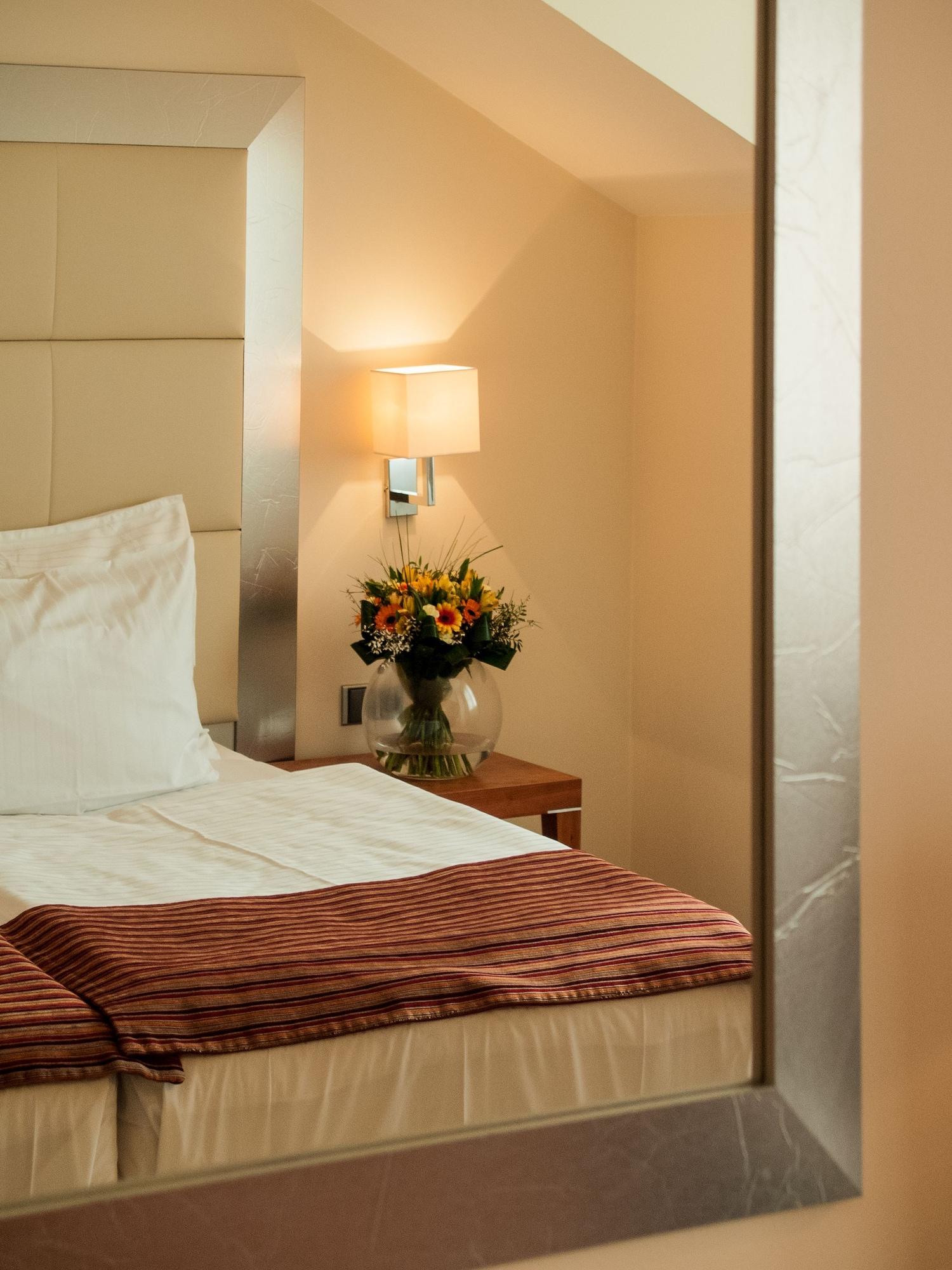 Design Merrion Hotel Prague Exterior photo